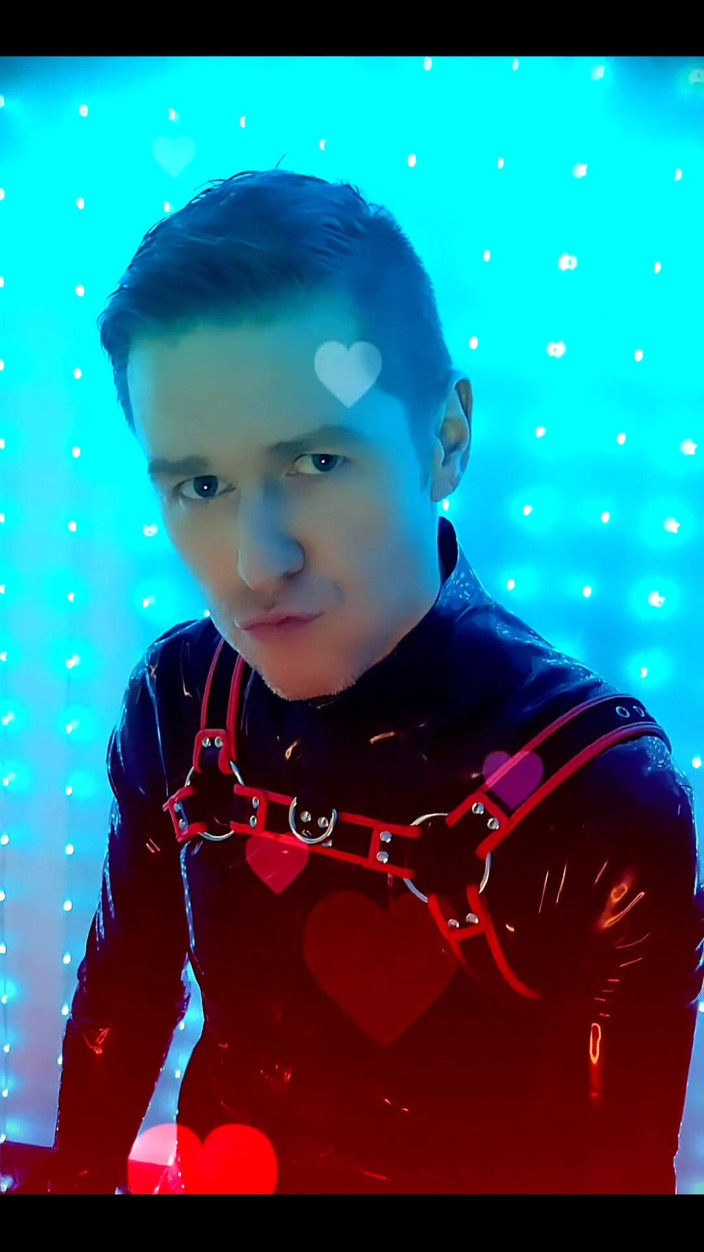 Roman Heart: Vide Clip Outtake dla mojego nowego reelLatexRubberBlackstyle