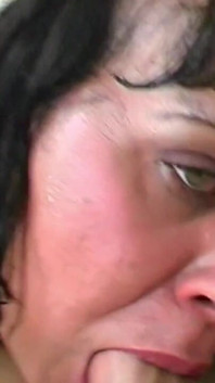 Il Regista Rimorchia Due Trans BBW per Strada E Le Porta a Casa per Farle Inculare Da 2 Pervertiti