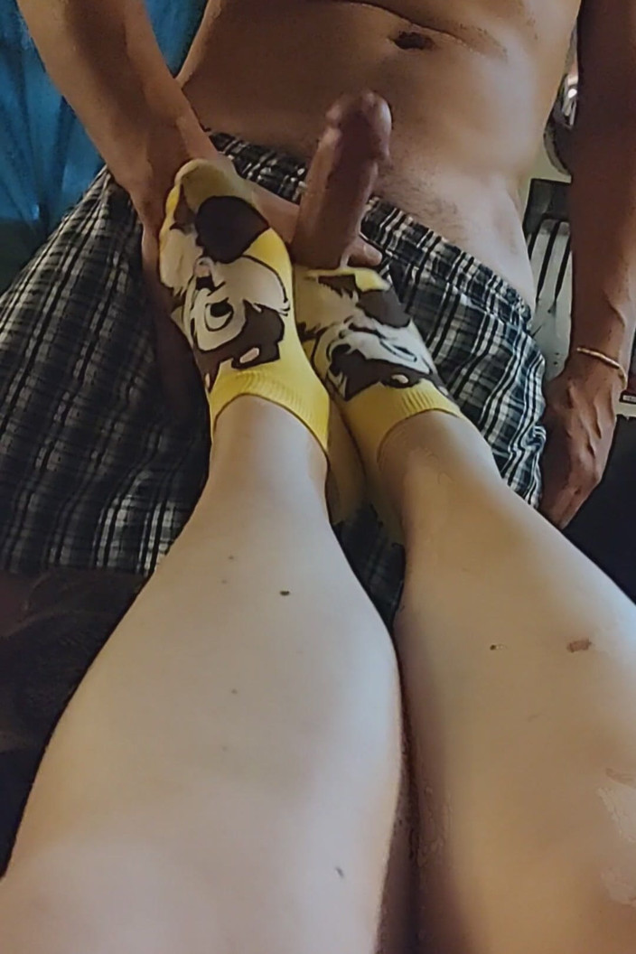 SocksAddict69: #2 Дрочка носком, дрочка ногами - щепай-дрочка носком - мультяшная дрочка носка со спермой