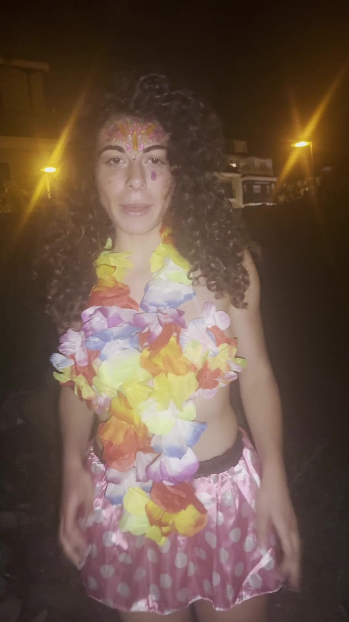 LadyAna: Ik plas hier
