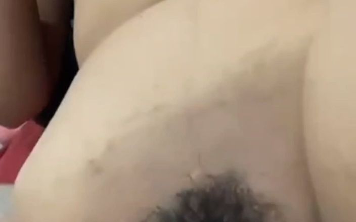 Jilbab69: Antes de tomar una ducha, inserta tu vagina hasta que...