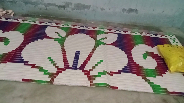 FireeCouple: Zum ersten mal berührt indisches zimmermädchen schwanz