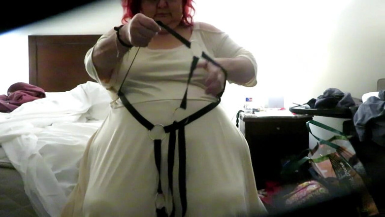 BBW nurse Vicki adventures with friends: 2022年1月、ヒューストンのParrot Festでのスペシャルディナーのドレッシング