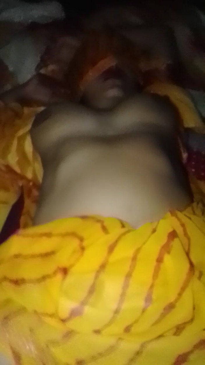 Soni sk: Hintli ev hanımı kocasını sikiyor