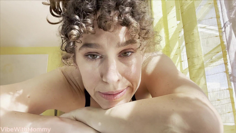 VibeWithMommy: You'r Jewish Stepmom Wants to Show You Something Nasty