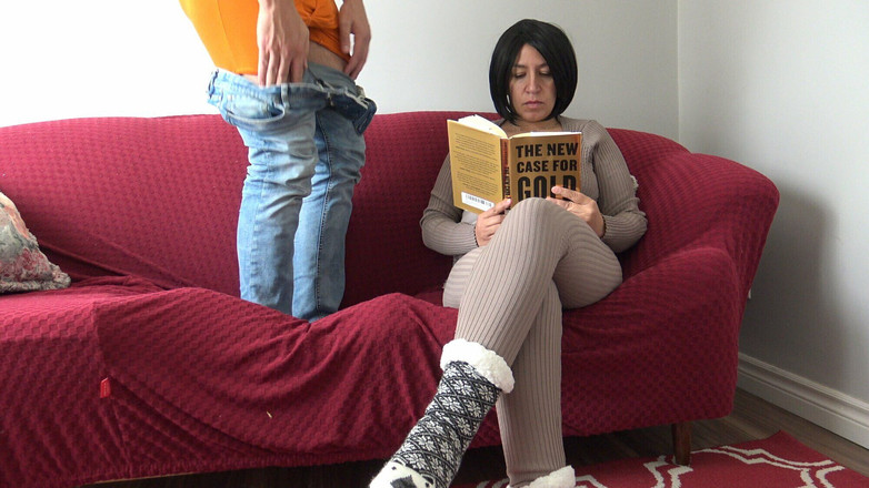 Souzan Halabi: Nerdy macecha úplně ignoruje svého nevlastního syna a ukazuje jeho ptáka