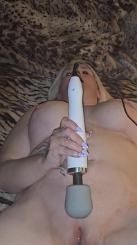 Doxy Wand dan orgasme pancutan mani ajaib