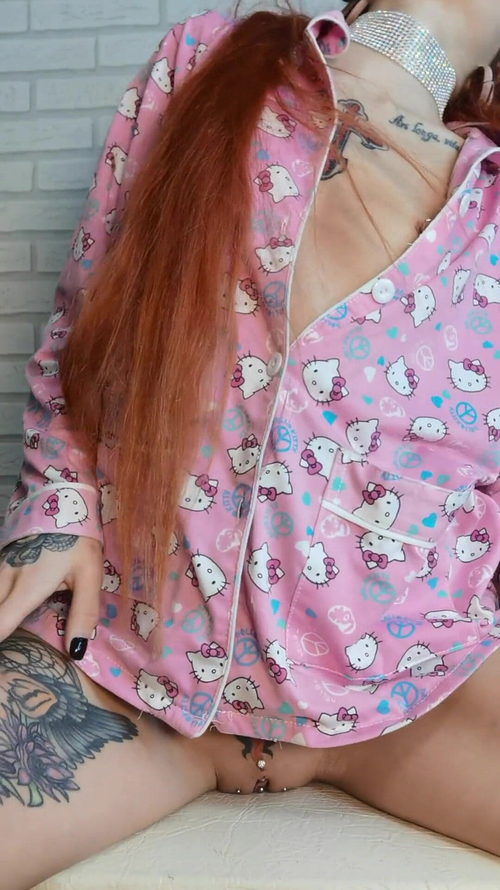 RedFox: Nastya Fox Baby hraje BDSM hry se svou kundičkou a šuká...