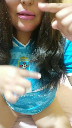 Carla Villalobos: अपने दोस्त के साथ पब्लिक बाथरूम में मैंने जो किया उसे कबूल किया