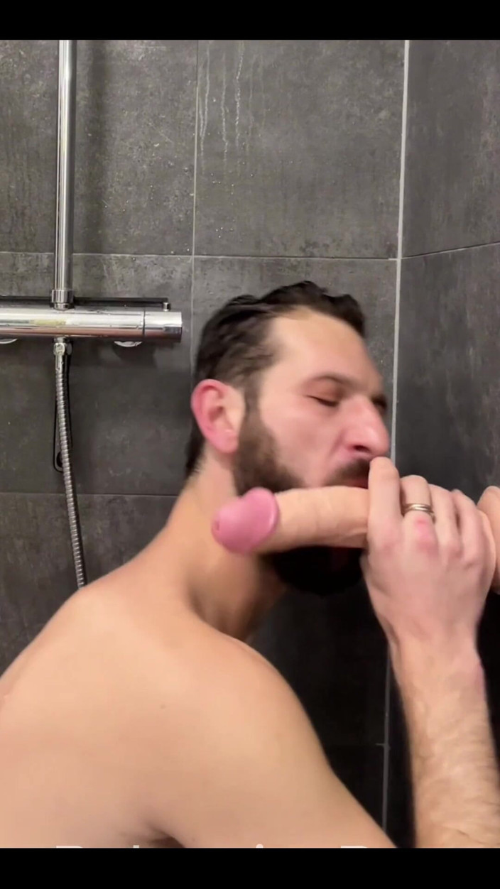 BohemianBoy: Kouření ve sprše