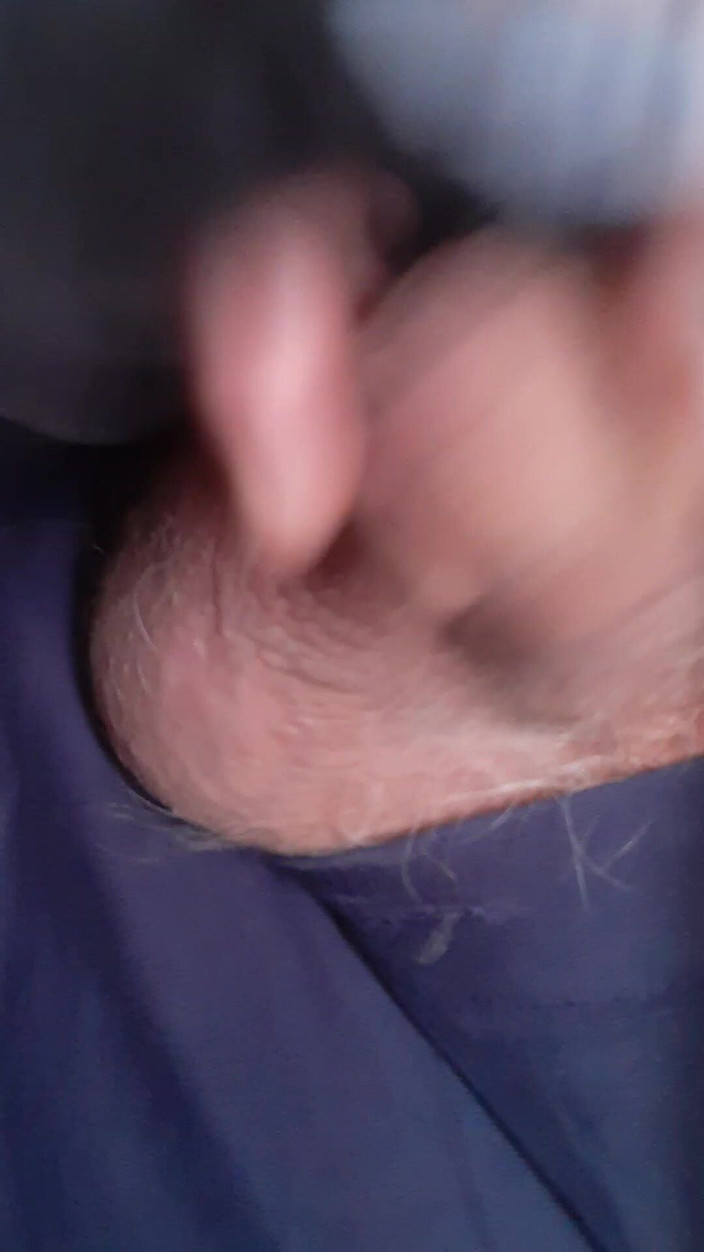 Karlchengeil: Coli sambil pakai celana dalam istri