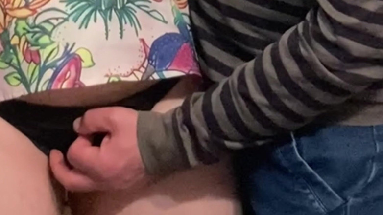 PriyaNaavya: Tato dívka mě nechala si třít její kundičku na veřejnosti