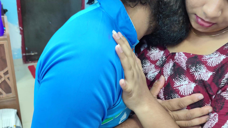 Vaishnavysharunraj: Heta par romantisk kyss