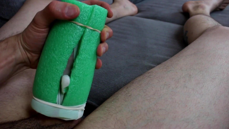 Bigbadfriendlyguy: Я трахнула 10 домашних секс-игрушек