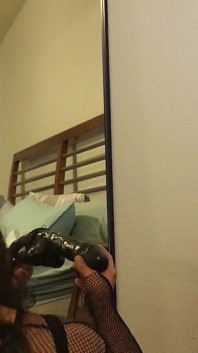 Napalona Crossdresser ma gangbang na dupie i gardle