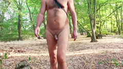 MaleModel: Odvážná procházka na venkově