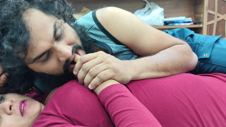 Vaishnavysharunraj: Hot Neck Kiss Finder Menjilat Dengan Menggesel Pepek