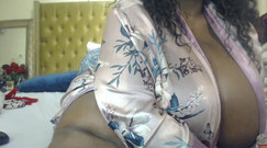 Legendary Booty Overdose: 熟女ssbbw脱衣并摩擦她的阴蒂
