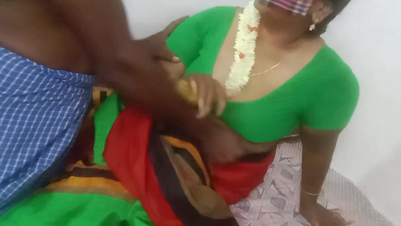 Santhi89: तमिल साड़ी हॉट गृहिणी कठिन
