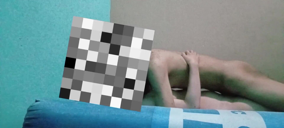 Famly sex: Một người bạn trong khi đến thăm nhà nội trú của...