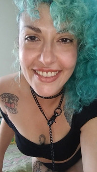 Gostou de como personalizei essas calças velhas?