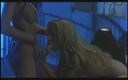 Girl on Girl: Juggy Blonde Babe pieprzyć lesbijki niewolnik w cipki z Strapon
