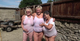 Uk Joolz: ちょっぴりエッチな濡れたTシャツの楽しさ、実は3人のエッチな女性!