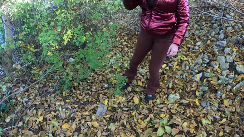 MilfyCalla: Lesklá fetiš milf kompilace. Downjackets, Stydké pysky, kouření, anál a...