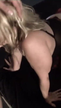 Esposa em gangbang no clube