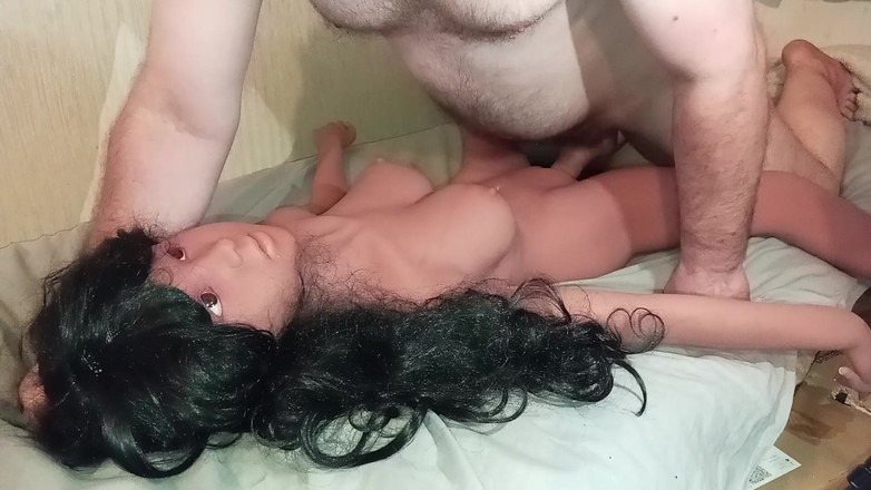 Uhri: Sexdoll Mira Misionářský výstřik