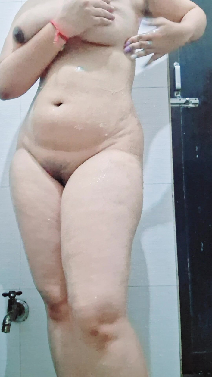 Riyathakur: Desi-mädchen