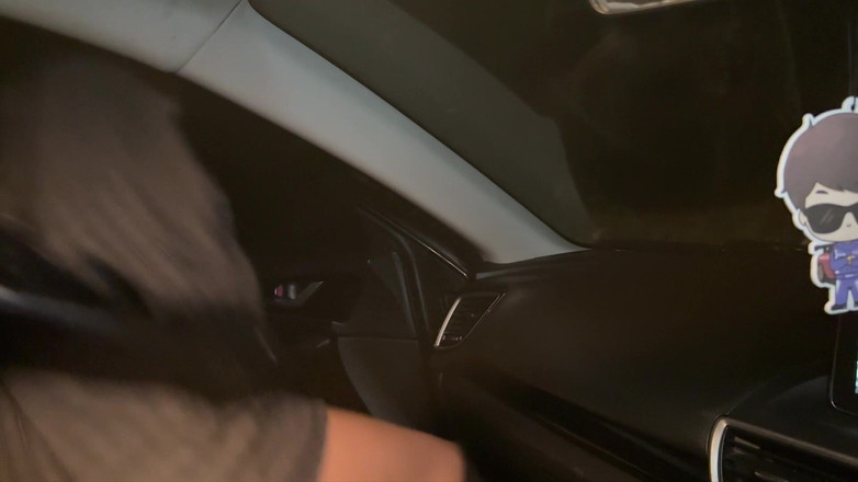 SkinLovers: Awek Alt memutuskan untuk meregangkan lubang basahnya dengan zakar berair...