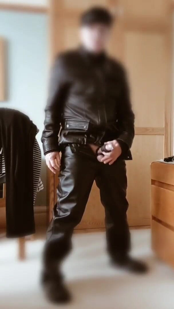 Bellhead: Leather jerk