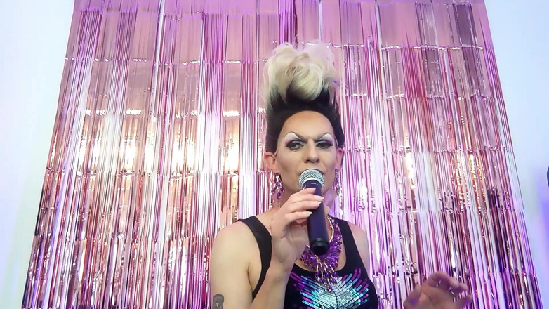 Alexalovesit: Du besitzt keine bedeckung von mir