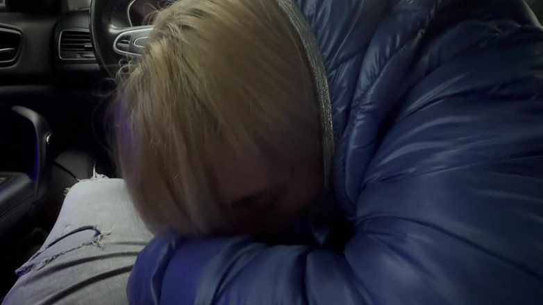 Bonieclydeerotik: 屋外車フェラチオ中出しイラマチオ潮吹きカップル金髪熟女潮吹き