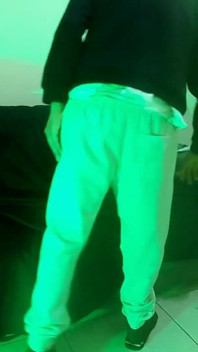 เขาอธิบายว่าผมสีน้ําตาลอมควยได้ดี