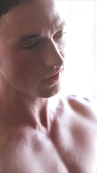 Max Adonis s’étouffe