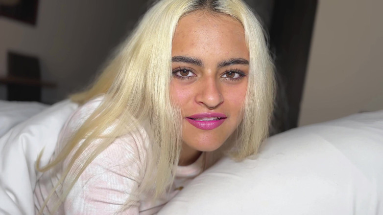 cxlila: My Stepsister’s Best Friend and I Shared a Bed and...