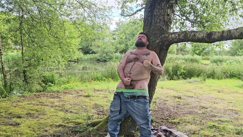 PoppaPig: Does a Bear Cum in the Woods?