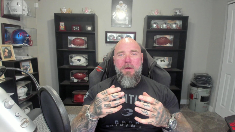 Raw and Uncensored with Masculine Jason: Cose che ogni donna ha bisogno di ascoltare!