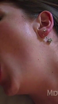 หนุ่มเย็ดเลสเบี้ยน