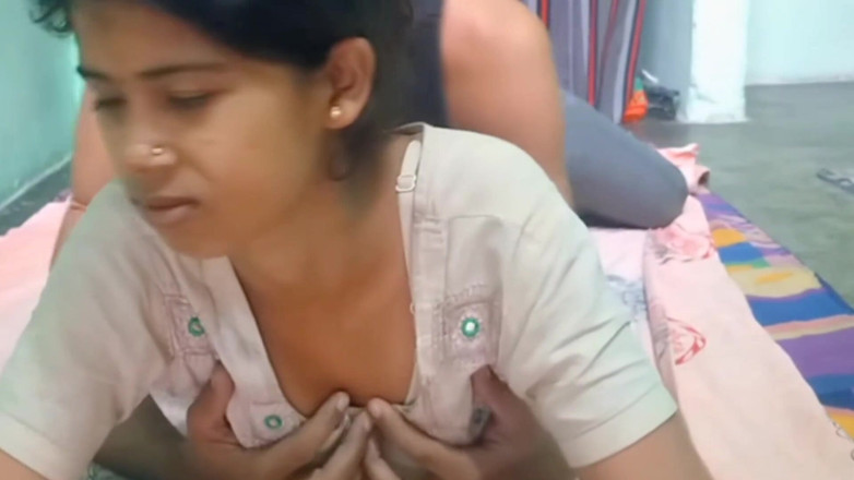 Sexy Girlfriend Girl: सौतेला भाई यह एक अजीब चाल आजमाता है