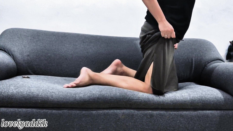 Lovelyaddik: Melakukan parti Solo Tahun Baru Eve.