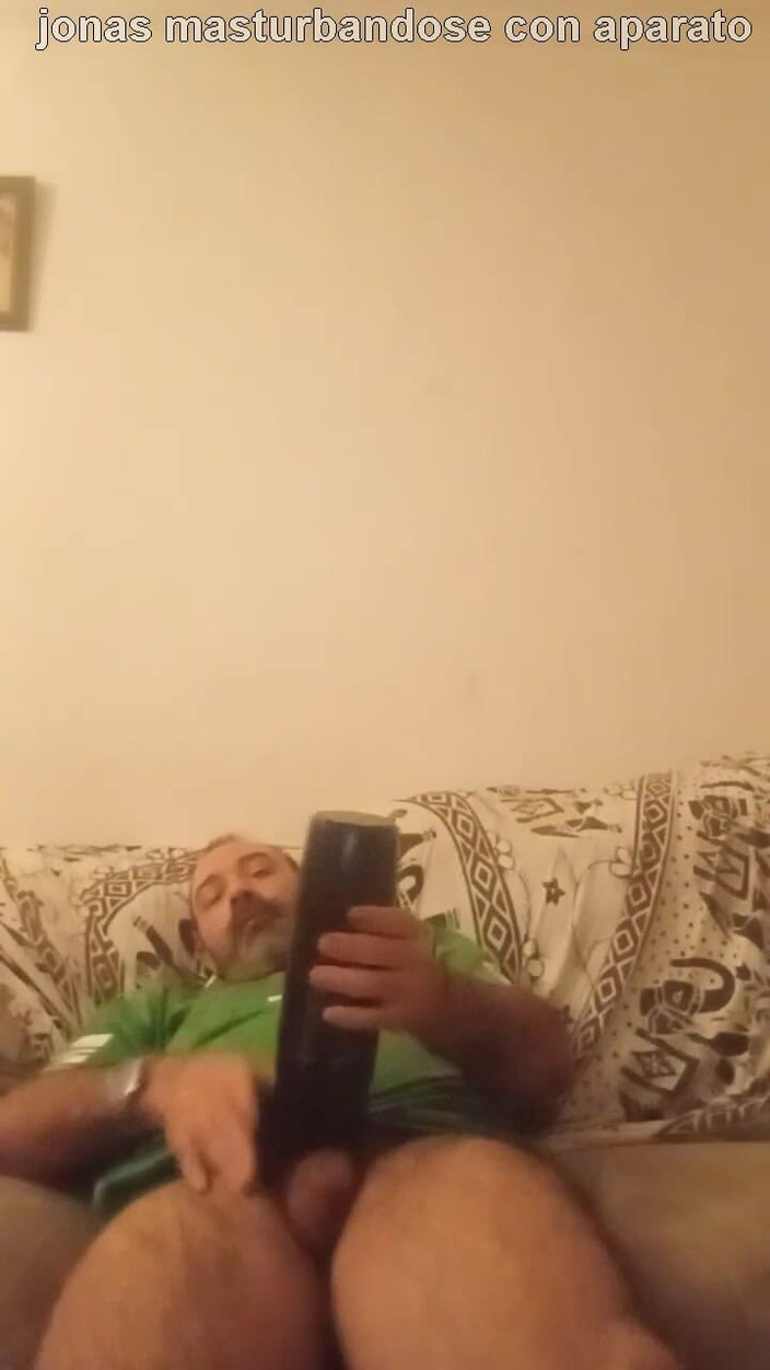 jonasxulo: Jonas masturbert met omkoper