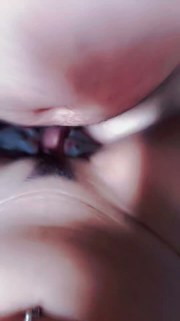 TheKondonMen: La loca mañana montando duro polla botty azota sexy piernas...