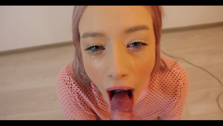 AnnaReyBlonde: Bláznivá blondýnka saje velkého čůráka