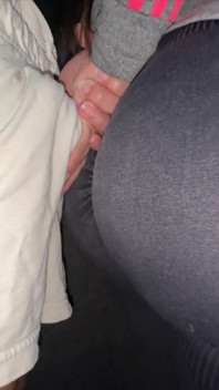 Chica Culona Agarra La Polla De Un Extraño En La Tienda