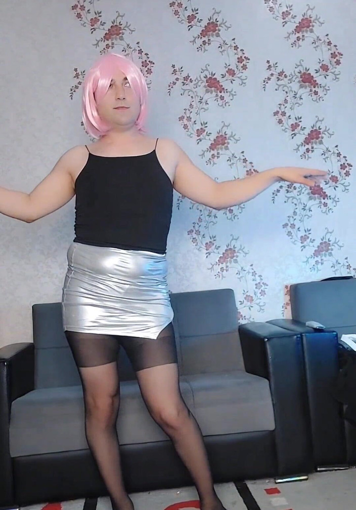 Kitty_Cross: Des seins trans se masturbent en profitant d’une jolie ladyboy