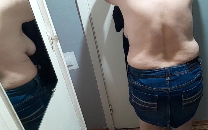 Lesbian-candys: Je me masturbe devant le sexe de mes copines lesbiennes