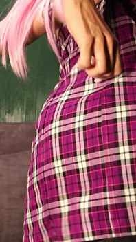 Pembe Saçlı Güzel Büyük Biriyle Eğleniyor